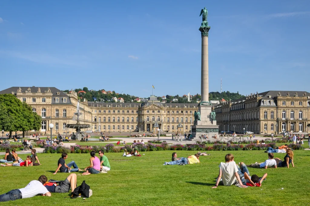 Schlossplatz mit Neuem Schloss in Stuttgart