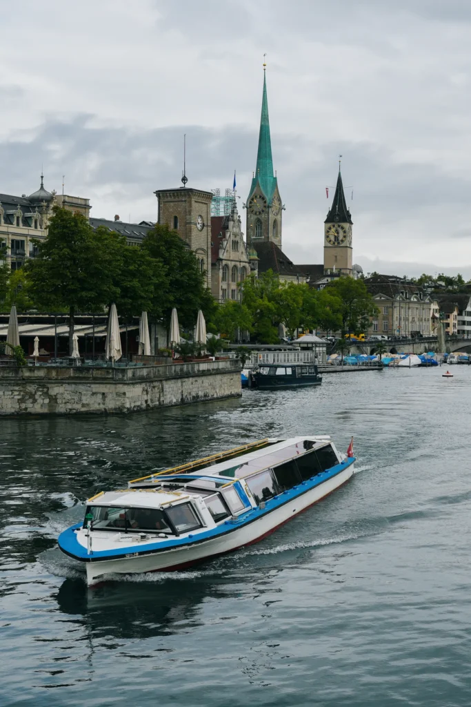 Limmat und Altstadt von Zürich